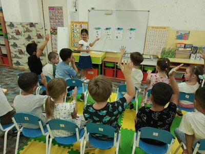 С детьми старшего дошкольного возраста были проведены мероприятия, направленные на формирование представлений о семейном бюджете, понятиях доходов и расходов семьи, воспитание бережливости и ответственности